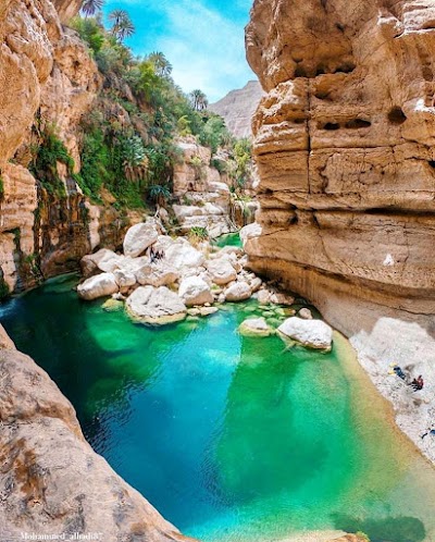 Hiking Wadi Shab