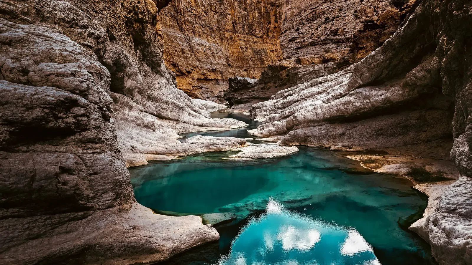 Husaak Adventures, Mascate